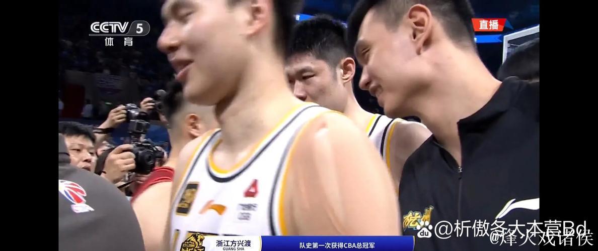 胡金秋12+5林秉圣15+5 浙江方兴渡击败新疆伊力特 胡金秋12+5林秉圣15+5 浙江方兴渡击败新疆伊力特